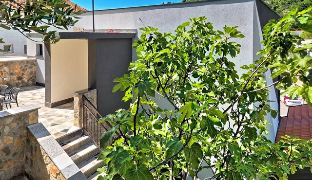 Beautiful apartment in Obrovac with WiFi in Obrovac