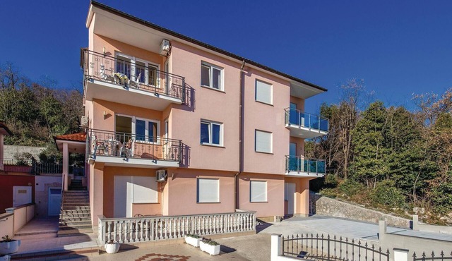 Beautiful apartment in Volosko with WiFi