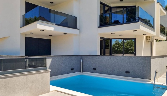 Beautiful apartment in Vrboska with WiFi