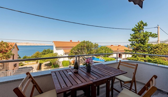 Beautiful apartment in Prizna with WiFi