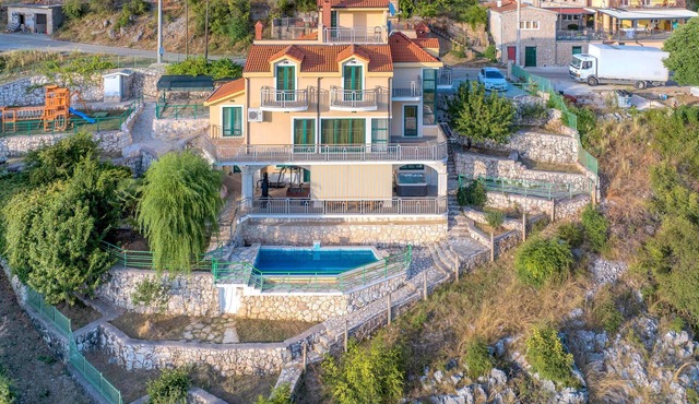 Beautiful home in Mirlovic Polje with sauna