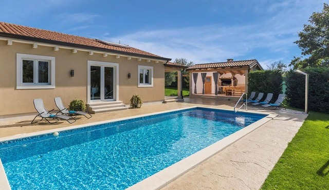 Beautiful home in Brecevici