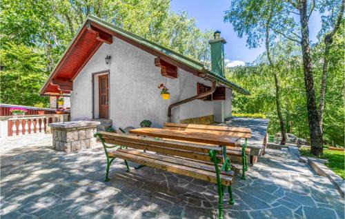 Beautiful Home In Breze With Wifi