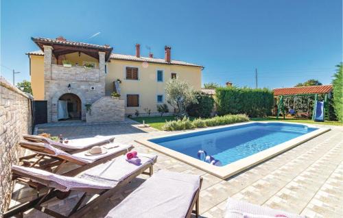 Beautiful Home In Frkeci