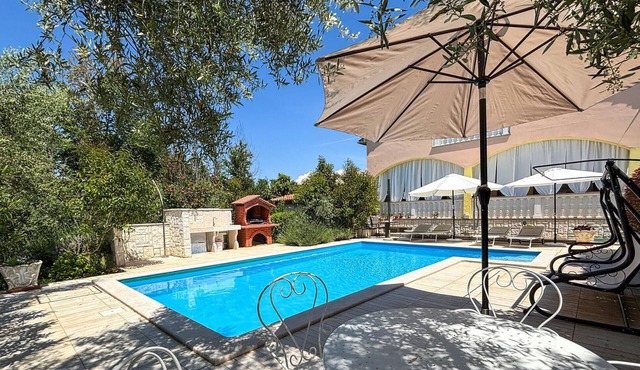 Beautiful home in Porec