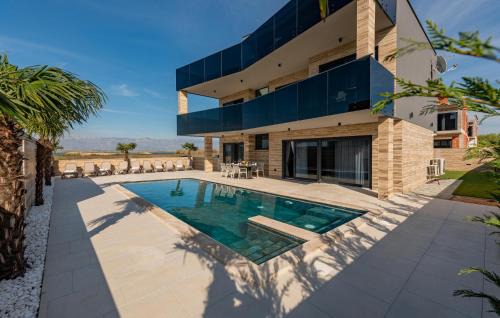 Beautiful Home In Privlaka in Privlaka