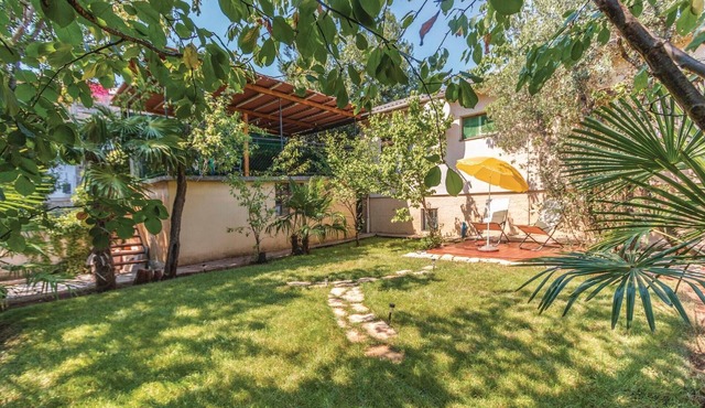 Beautiful home in Pula with WiFi in Pula