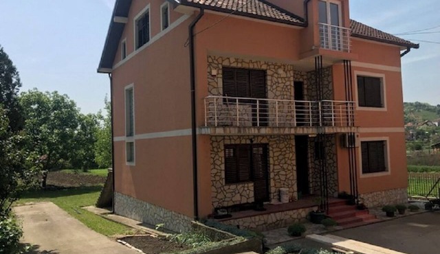 Beautiful Large comfortable Villa set in Green Natural area of Vrcin, Belgrade in Vrcin