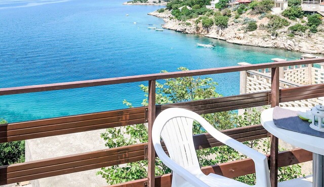 Beautiful private villa for 10 guests with A/C, WIFI, TV, terrace and pets allowed