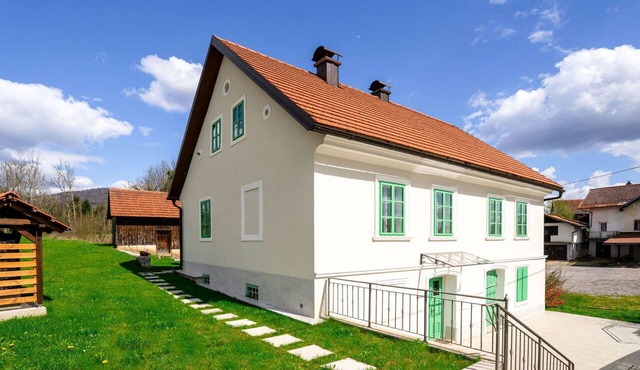 Beautiful private villa for 10 guests with WIFI, TV, terrace and pets allowed