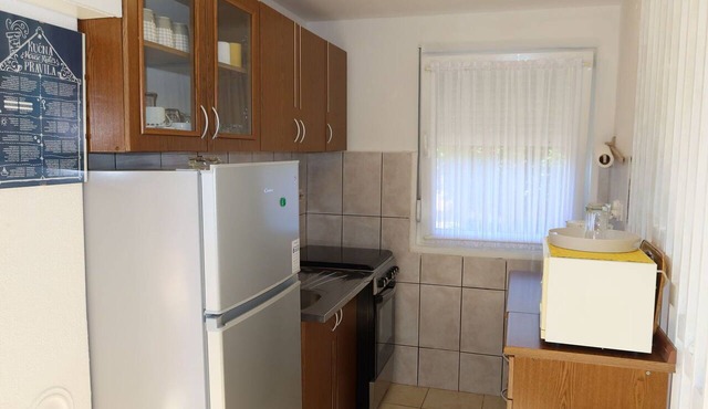 Beautiful private villa for 5 guests with A/C, WIFI, TV, terrace and pets allowed in Zadar