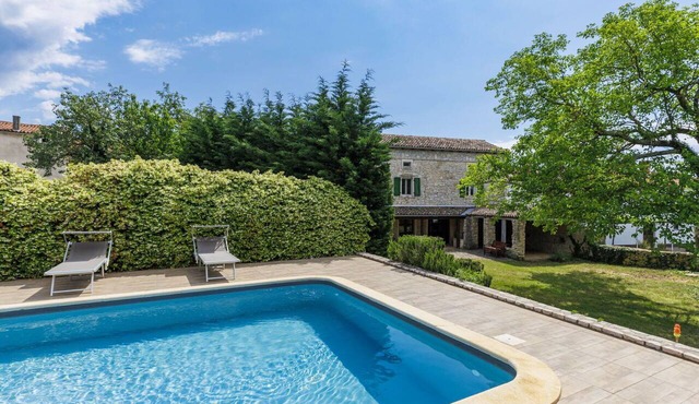 Beautiful private villa for 8 people with WIFI, A/C, private pool, TV, terrace and panoramic view in Pazin