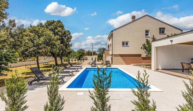 Beautiful private villa for 8 guests with private pool, WIFI, A/C, TV and terrace in Zadar
