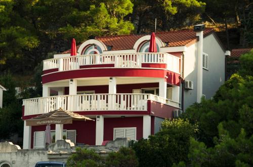 Beautiful Villa 6 Metres From Sea in Grebaštica