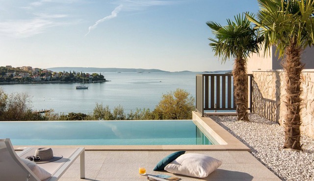 Beautiful Villa Alba Seget in Vranjic
