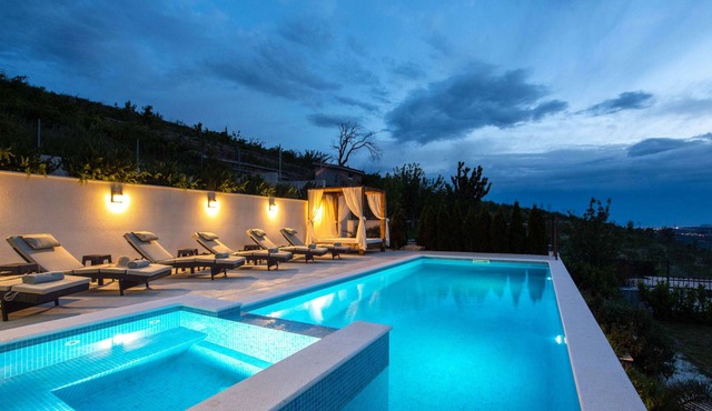 Beautiful Villa Elounda in Žrnovnica
