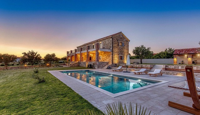 Beautiful Villa Emilio in Murvica