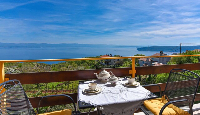 Beautiful villa for 6 guests with WIFI, private pool, A/C, TV and terrace