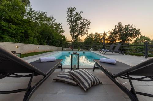 Beautiful villa Foska with private Pool near the beach