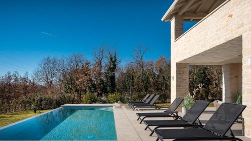 Beautiful Villa Legro with pool in Visnjan