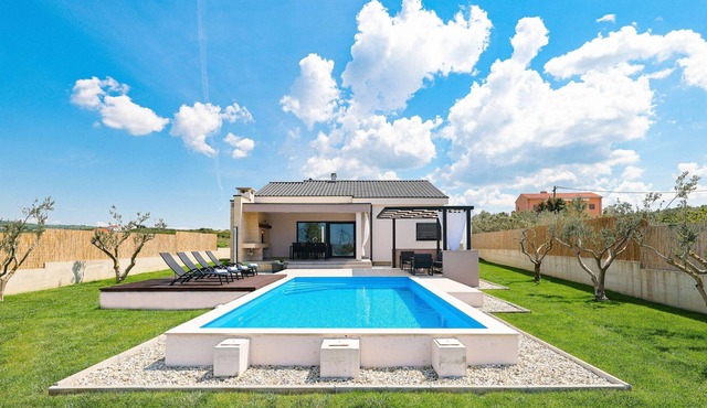 Beautiful Villa Mareta in Ljubac