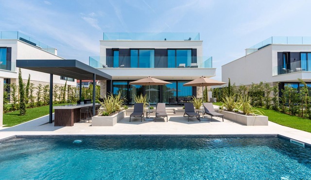 Beautiful Villa Parenzo III with pool in Porec