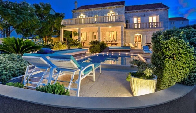 Beautiful Villa Veritas in Lumbarda