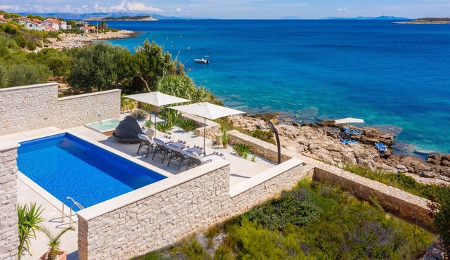 Beautiful Villa Visola in Vis