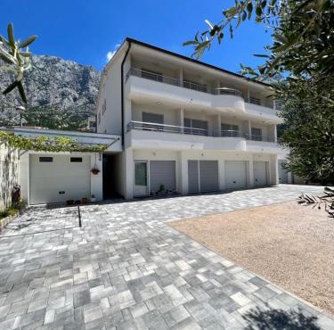 Beslic Apartments in Makarska