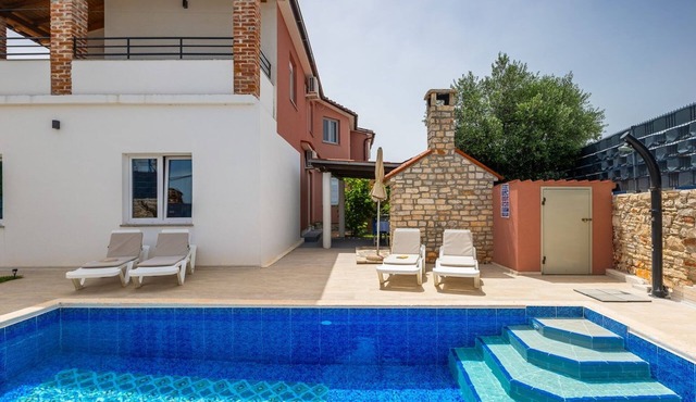 Casa Marlena by Interhome in Pula