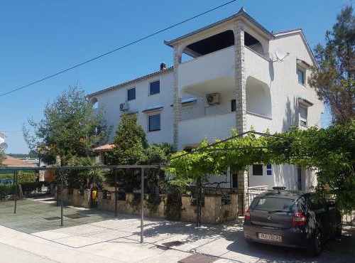 Casa Nostra II - Sunny Holiday Stay Near the Beach in Funtana