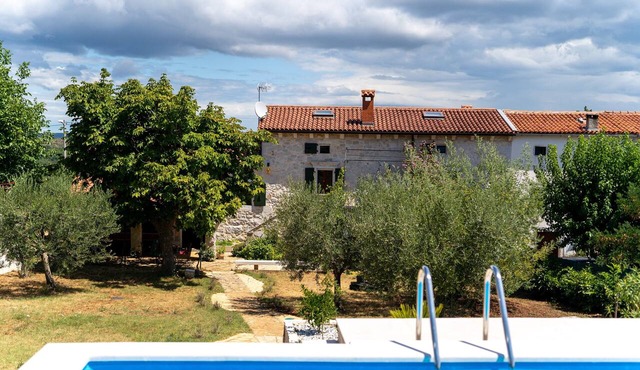 Casa Pietra! Gemütliches Istrianisches Bauernhaus mit Flair. Komplett Renoviert