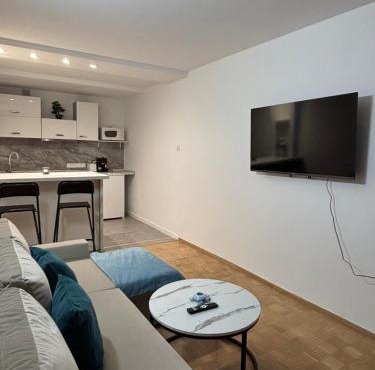 Champagne Apartments