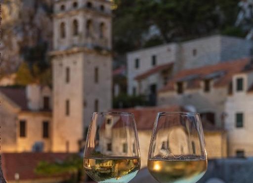 Charming stone apartment with jacuzzi in center of Omiš in Omiš