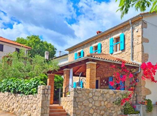 Charming stone house by the sea in Čižići