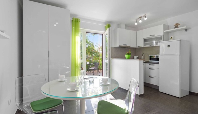 Charming Studio Apartment in Bilice