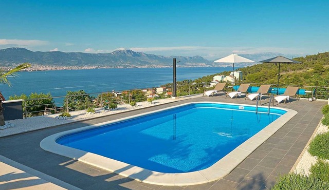 Charming villa with beautiful pool in Trogir in Trogir