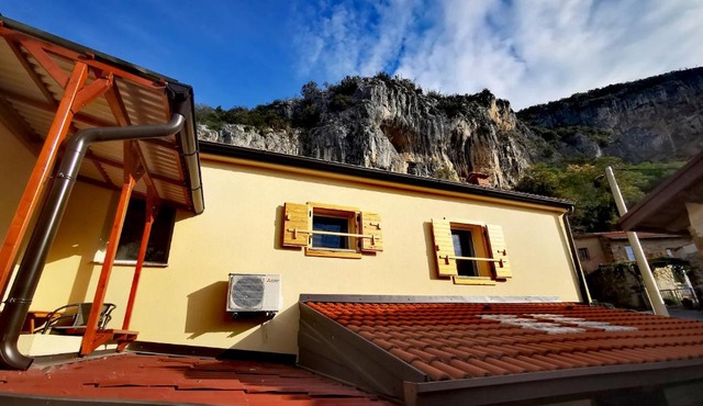 Climbers nest in Črni Kal