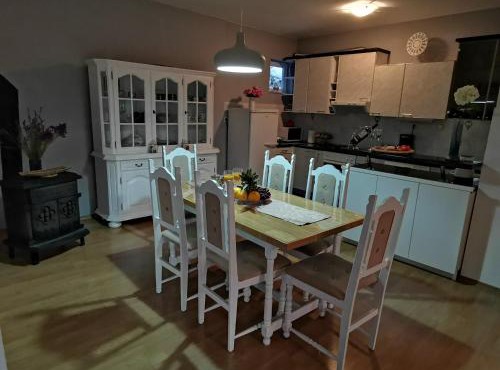 Comfort apartment with garage Aria in Vrgorac