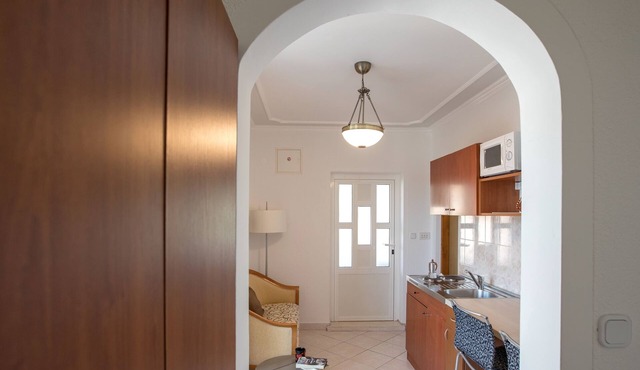 Comfort Seaside Lovely Seaview Apartment with Balcony, Terrace & Priv Parking in Stikovica