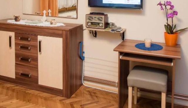 Comfort Twin Room With Shared Kitchen And Bathroom