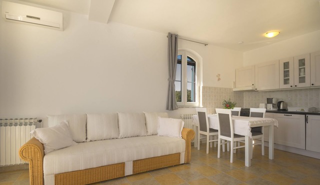 Comfortable and charming apartment, beside the nature park in Premantura