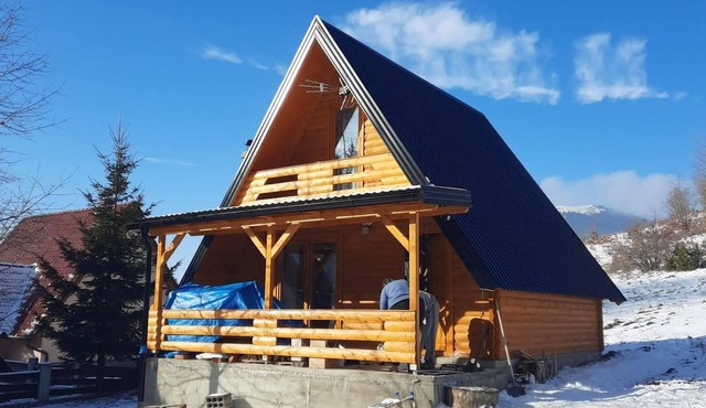 Cosy and romantic ski retreat on mountain-near ski resort. Nature and peace. in KUPRES