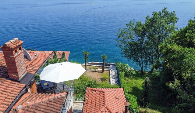 Cosy apartment for 4 guests with WIFI, A/C, TV and patio in Rijeka