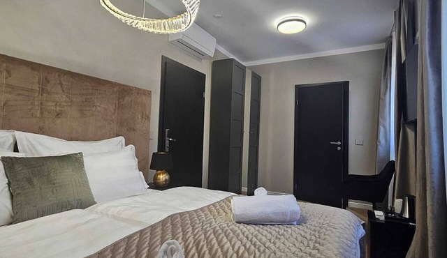 Cozy 1-bedroom hotel in beautiful Plitvička Jezera with AC in Plitvička Jezera