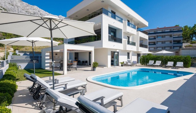 Cozy apartment in Baska Voda in Baska Voda