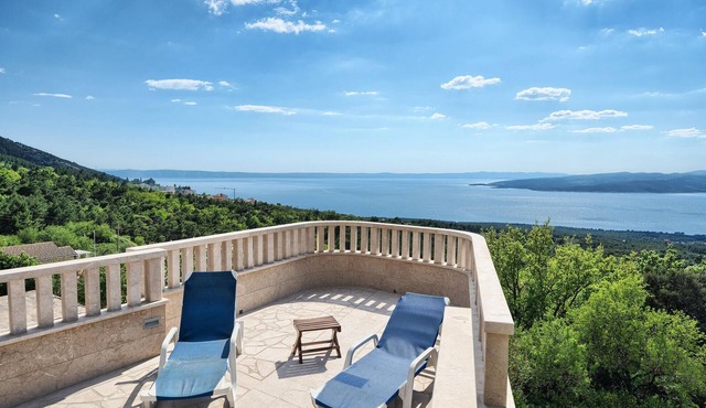 Cozy apartment in Bast with swimming pool in Bast