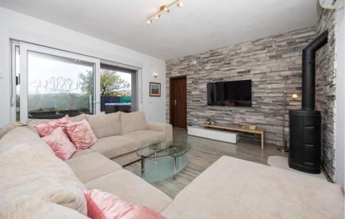Cozy Apartment In Kastel Stafilic in Kaštela