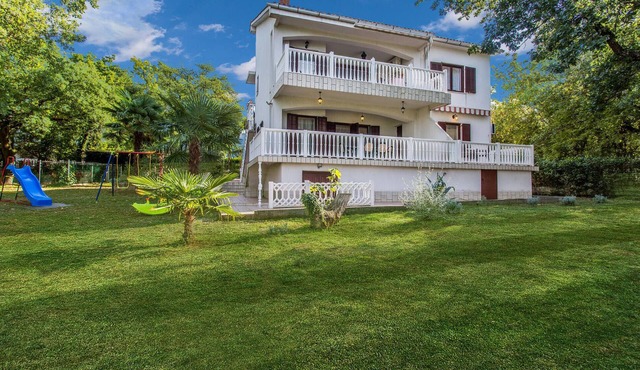 Cozy apartment in Malinska with WiFi