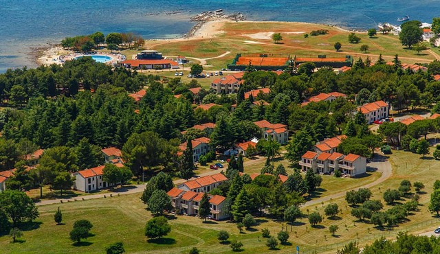 Cozy apartment in Umag with outdoor swimming pool in Umag